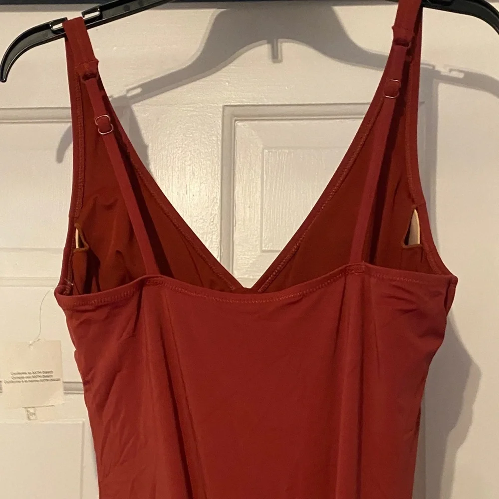 Amazon Chic Burgundy swim top size medium